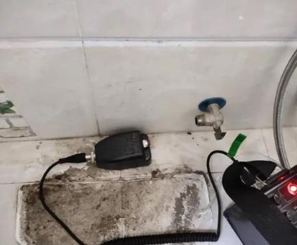 天心屋顶漏水维修公司分享下卫生间漏水的危害及解决方法